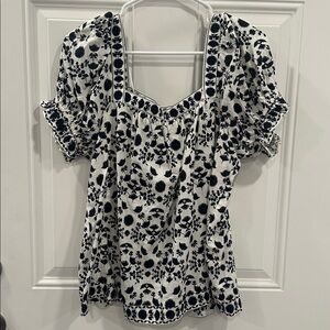Max Studio London Black and White Floral Blouse tunic puff sleeve medium